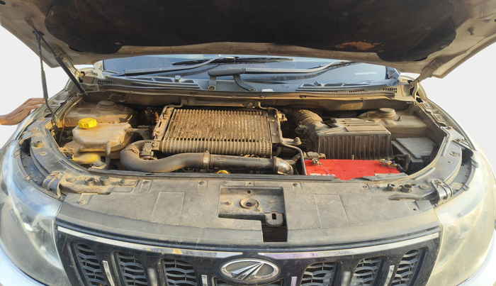 2015 Mahindra XUV500 W10, Diesel, Manual, 1,27,722 km, exterior