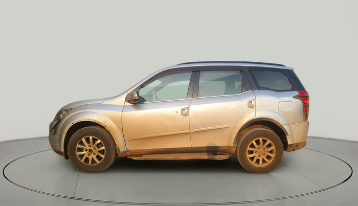 2015 Mahindra XUV500 W10, Diesel, Manual, 1,27,722 km, exterior