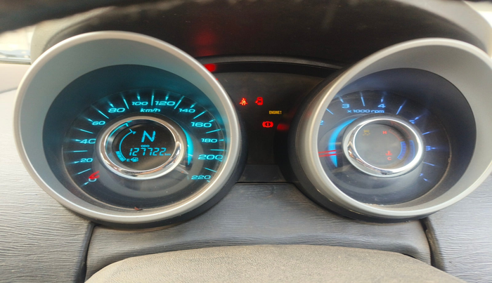 2015 Mahindra XUV500 W10, Diesel, Manual, 1,27,722 km, interior