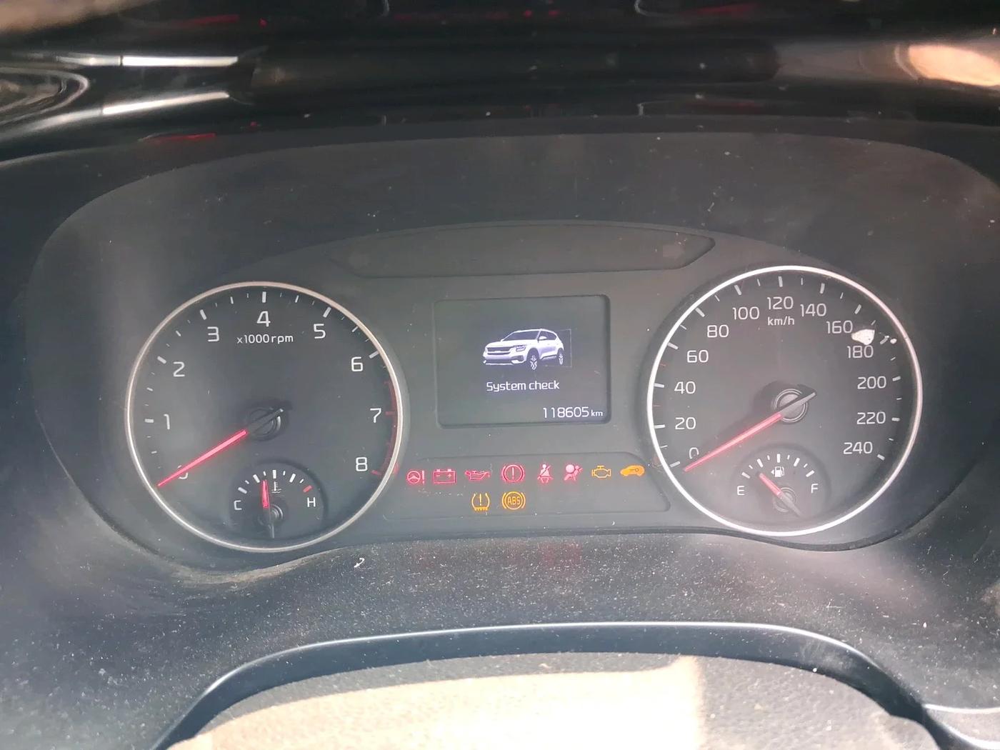 2022 KIA SELTOS HTX IVT 1.5 PETROL, Petrol, Automatic, 1,18,605 km, interior