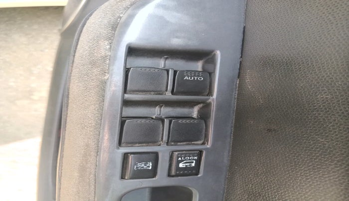 2011 Maruti Swift VDI, Diesel, Manual, 2,33,005 km, interior