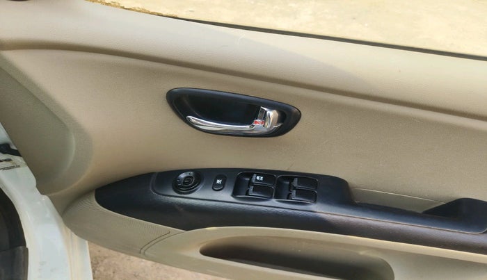 2011 Hyundai i10 MAGNA 1.1, Petrol, Manual, 71,736 km, interior