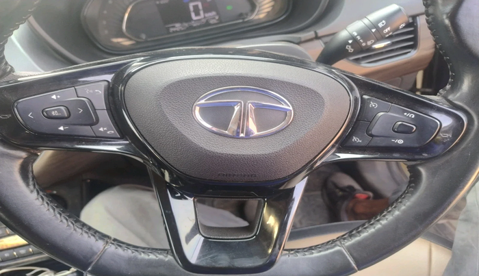 2022 Tata NEXON XZ PLUS (PREMIUM) KAZIRANGA PETROL, Petrol, Manual, 24,425 km, interior