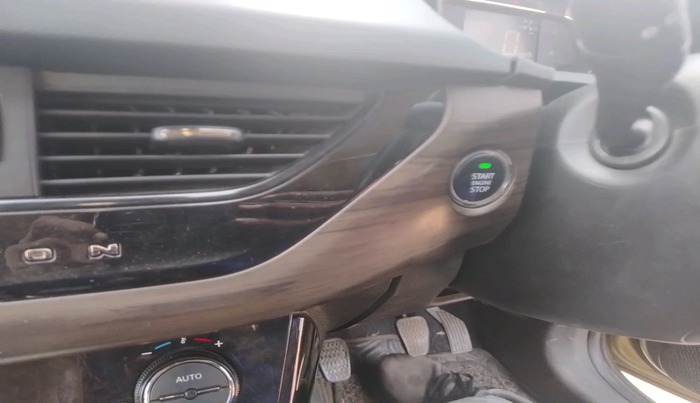 2022 Tata NEXON XZ PLUS (PREMIUM) KAZIRANGA PETROL, Petrol, Manual, 24,425 km, interior