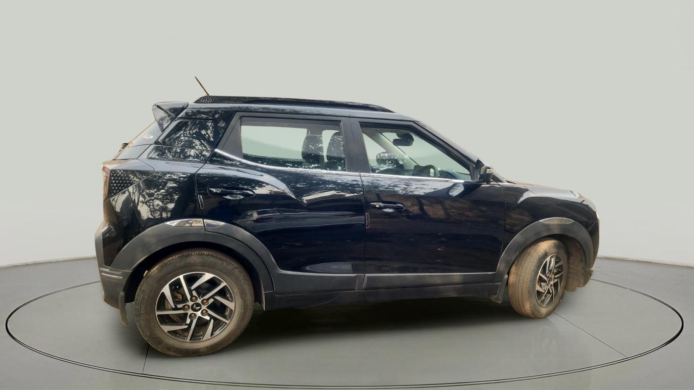 2024 Mahindra XUV 3XO AX5L 1.2 TGDi AT, Petrol, Automatic, 30,000 km, exterior