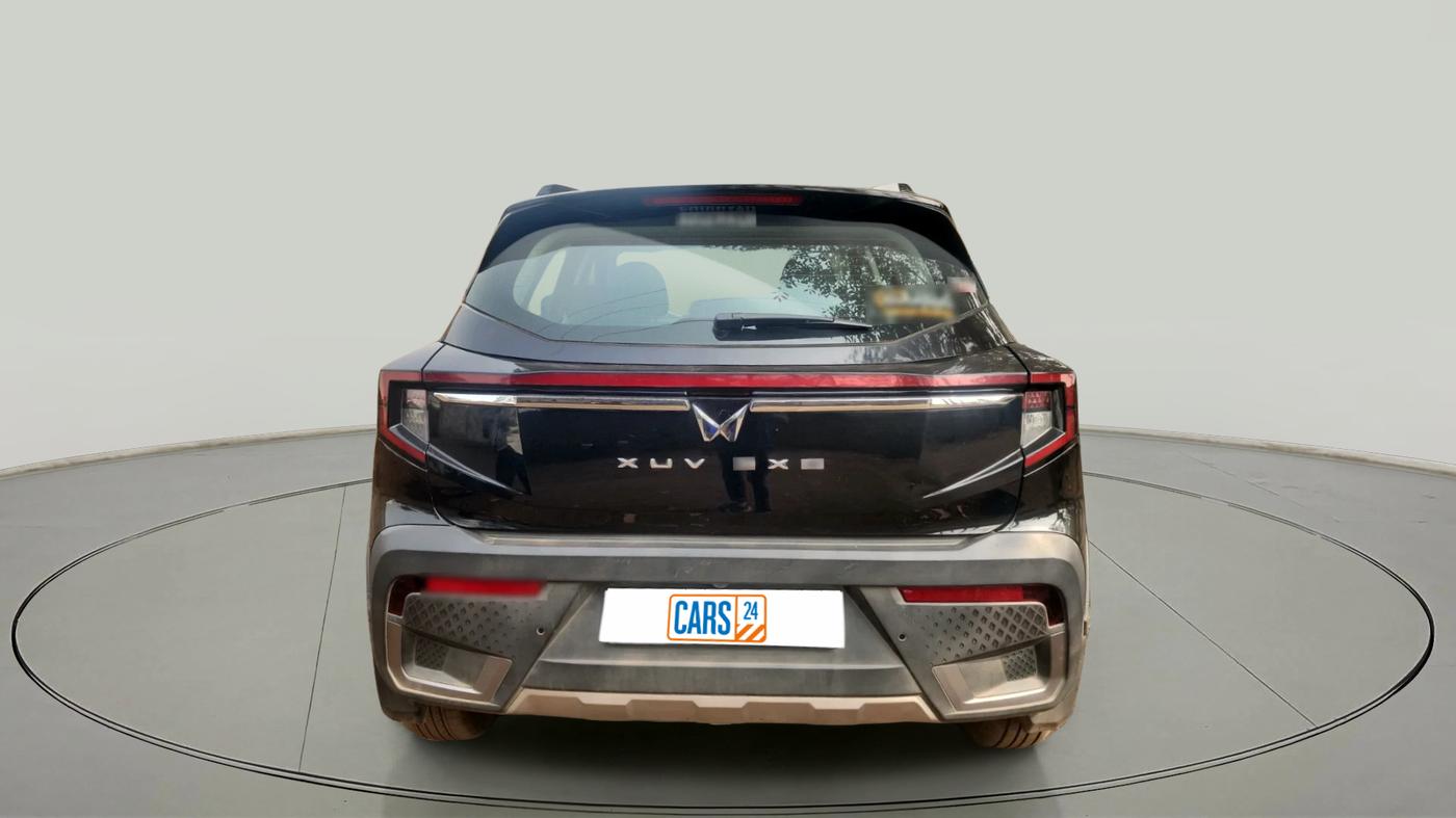 2024 Mahindra XUV 3XO AX5L 1.2 TGDi AT, Petrol, Automatic, 30,000 km, exterior