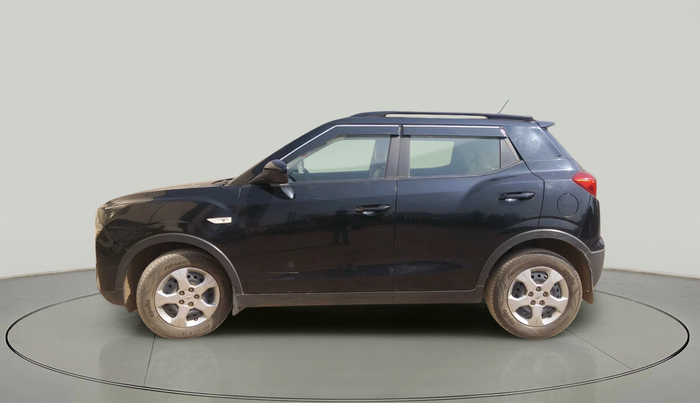 2022 Mahindra XUV300 W6 1.2 PETROL, Petrol, Manual, 54,198 km, exterior