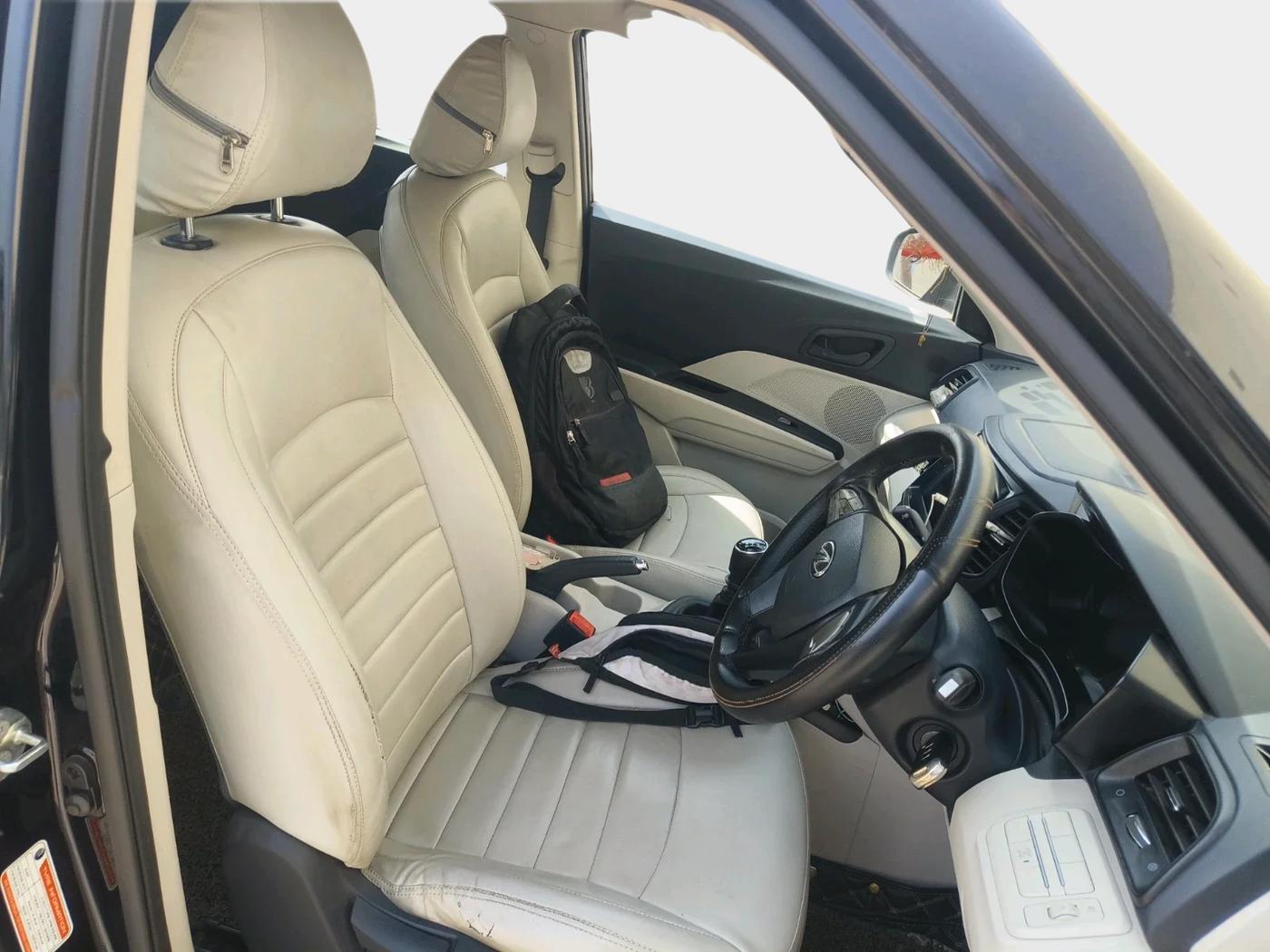 2022 Mahindra XUV300 W6 1.2 PETROL, Petrol, Manual, 54,198 km, interior