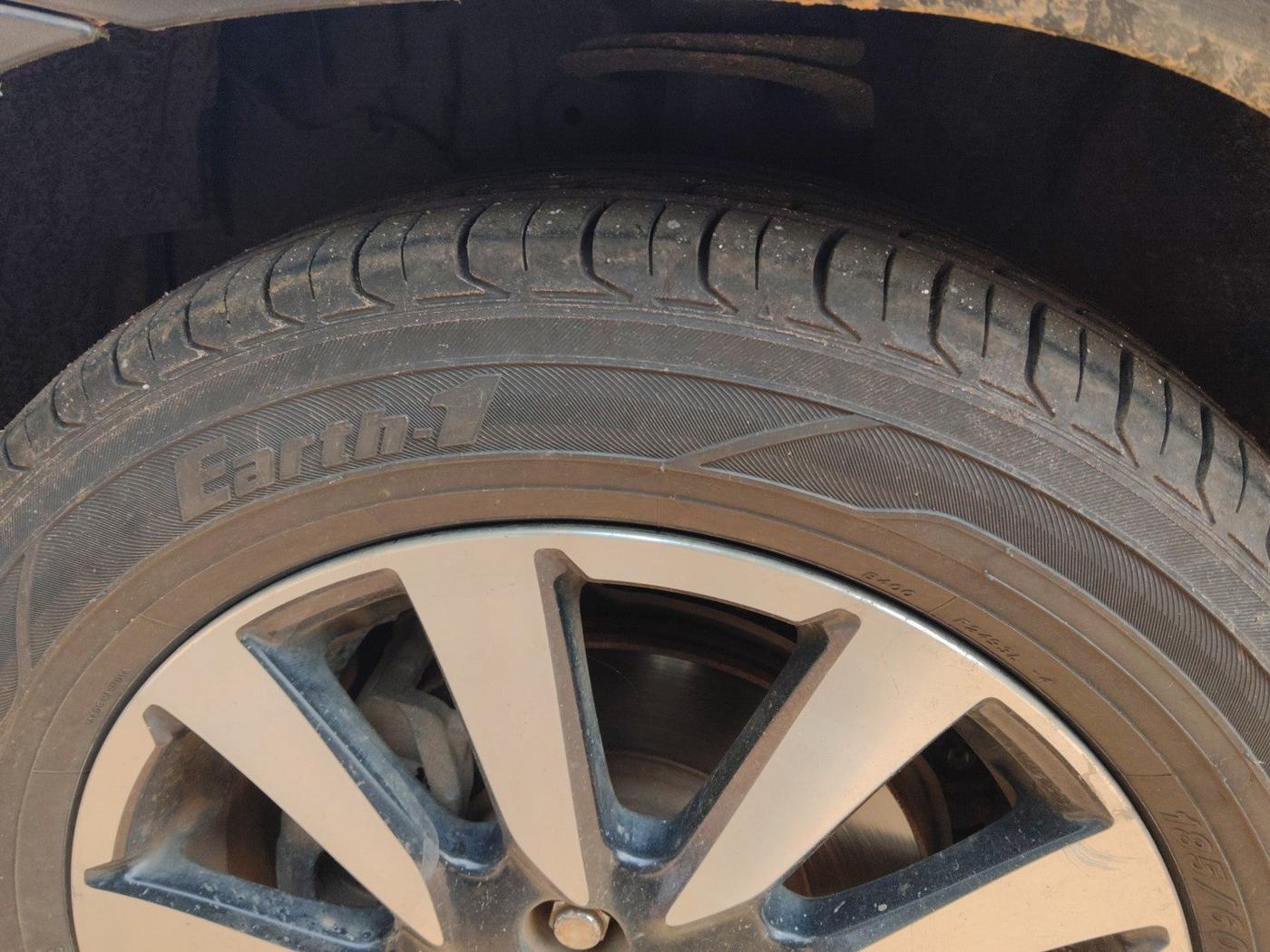 2014 Toyota Etios CROSS 1.5 V, Petrol, Manual, 58,191 km, tyre