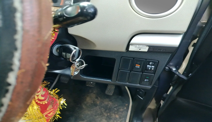 2016 Maruti Wagon R 1.0 VXI, Petrol, Manual, 27,153 km, interior