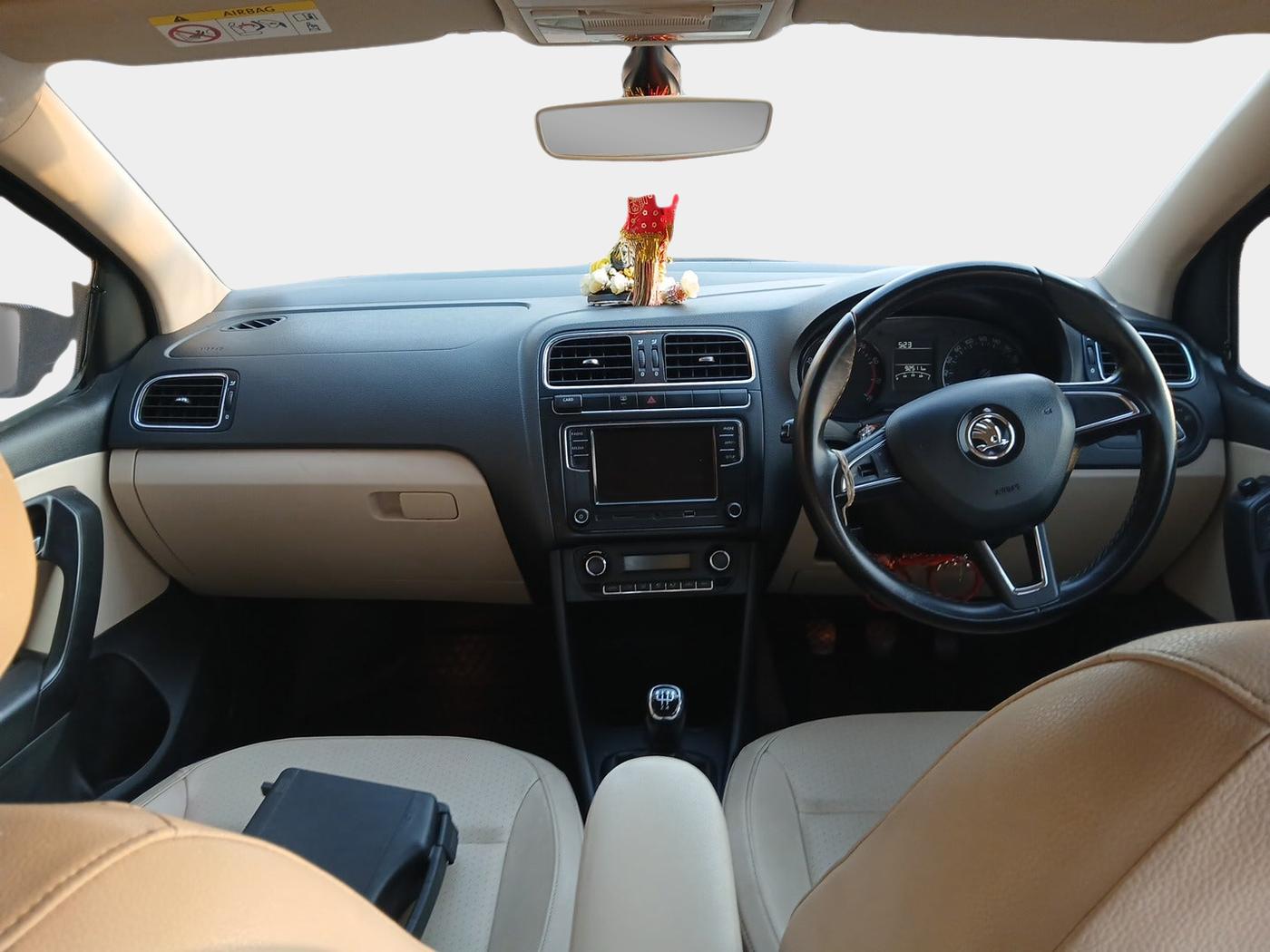 2019 Skoda Rapid STYLE 1.6 MPI, Petrol, Manual, 92,513 km, interior