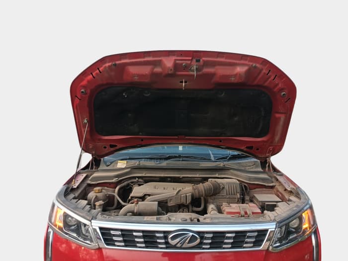 2021 Mahindra XUV300 W8 1.2 PETROL, Petrol, Manual, 69,477 km, exterior