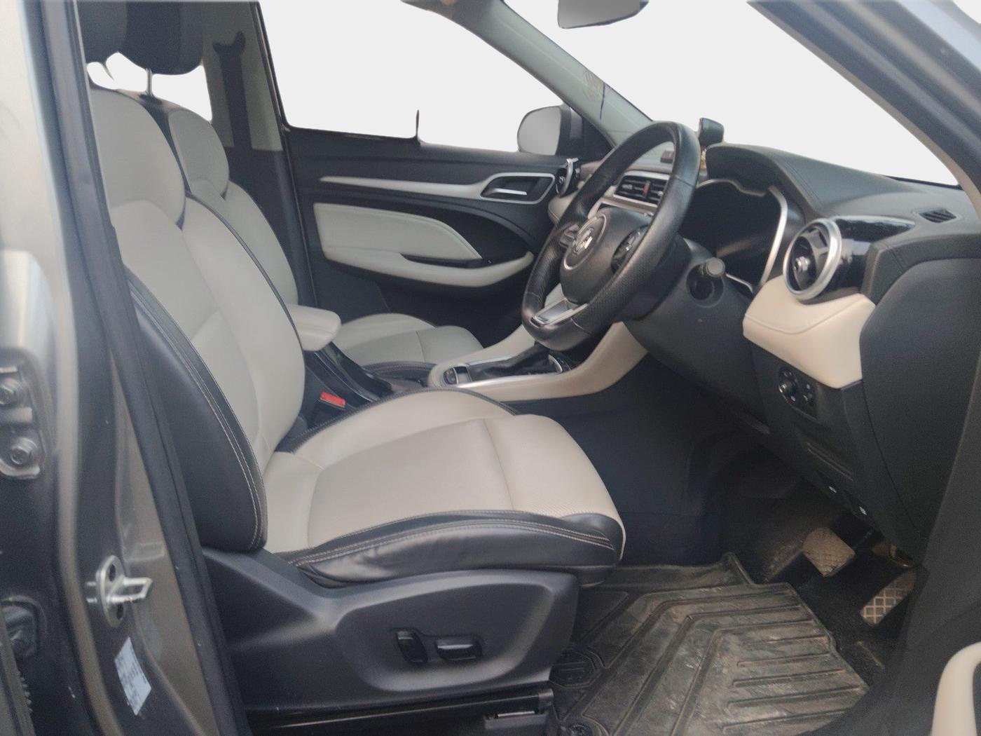 2022 MG ASTOR SAVVY 1.5 CVT, Petrol, Automatic, 35,000 km, interior