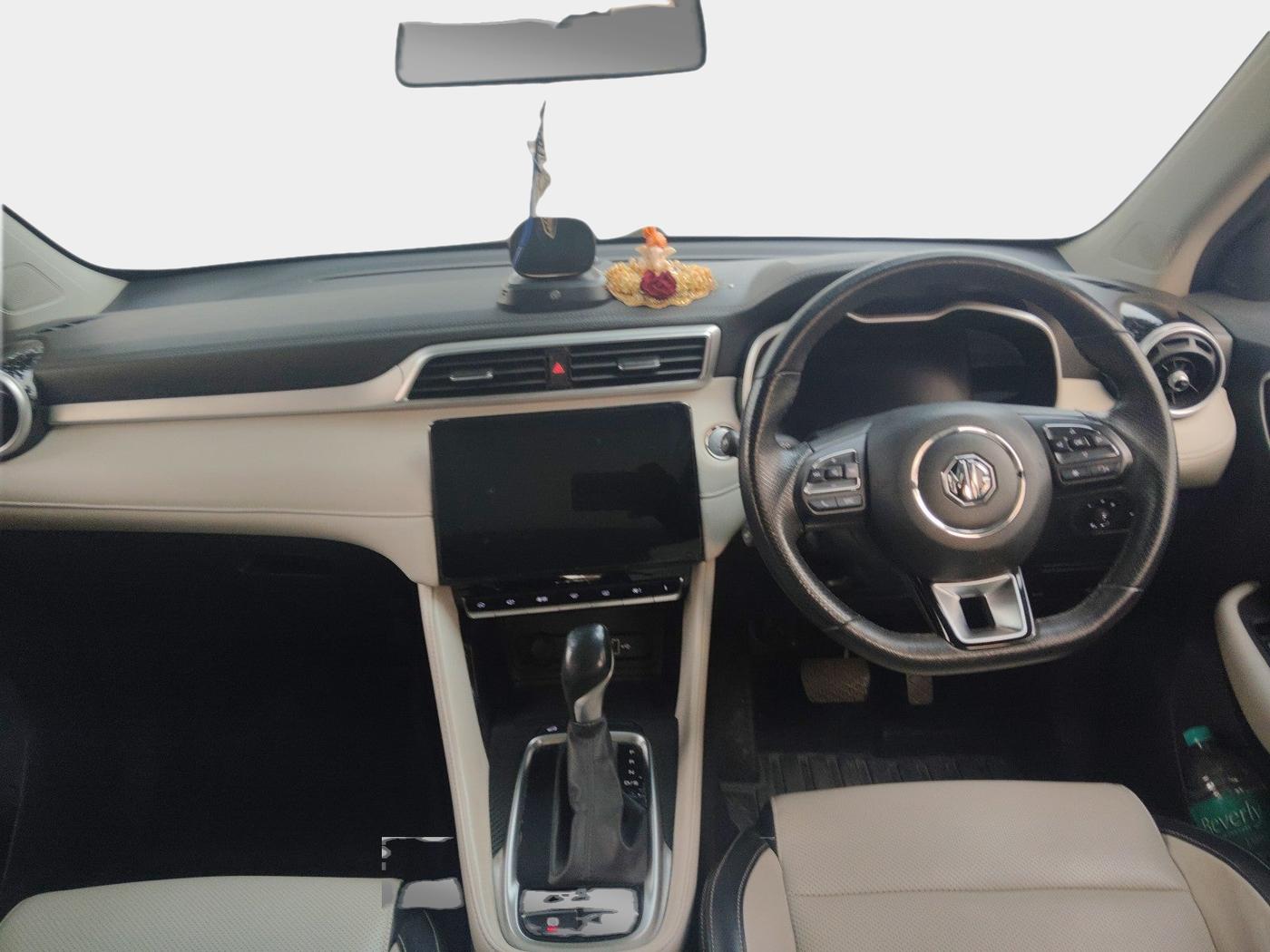 2022 MG ASTOR SAVVY 1.5 CVT, Petrol, Automatic, 35,000 km, interior