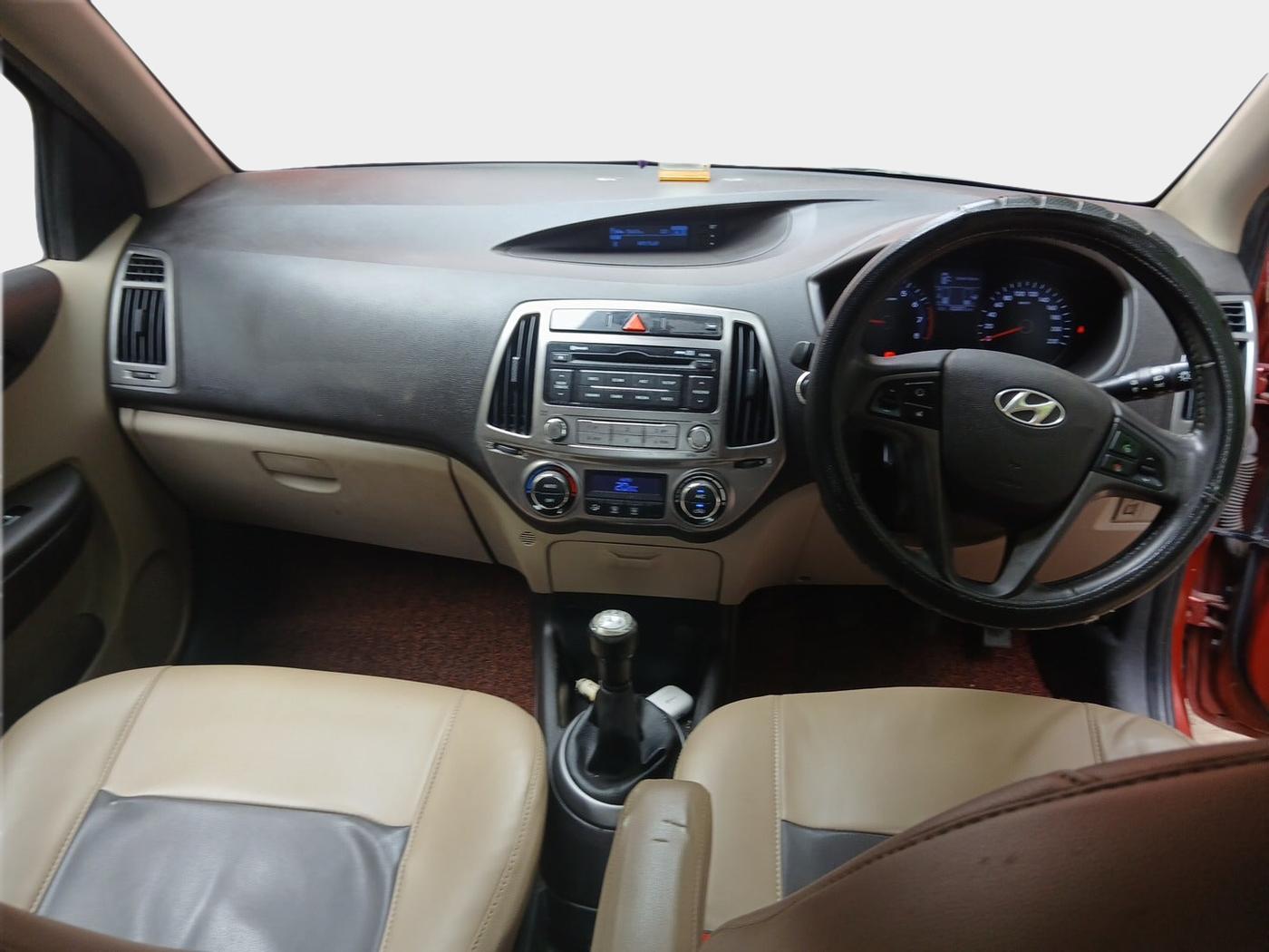 2014 Hyundai i20 ASTA 1.2, Petrol, Manual, 82,631 km, interior