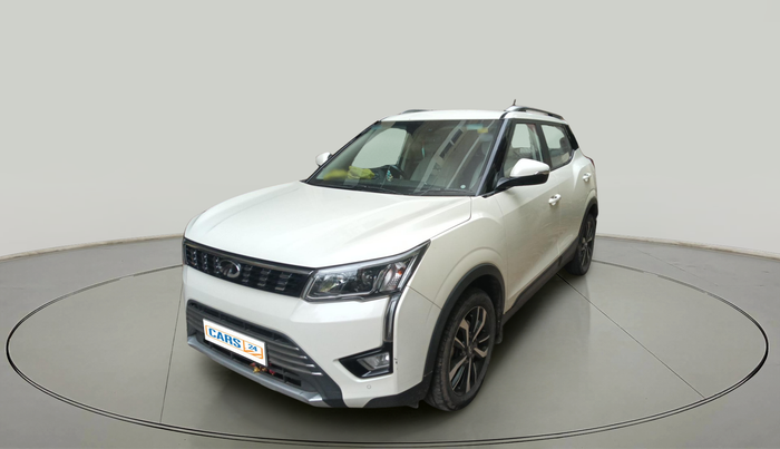 2019 Mahindra XUV300 W8 (O) 1.5 DIESEL AMT, Diesel, Automatic, 77,574 km, exterior