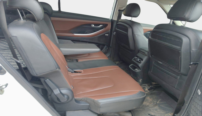 2022 Hyundai ALCAZAR PLATINUM(O) 6STR 1.5 AT, Diesel, Automatic, 1,10,858 km, interior