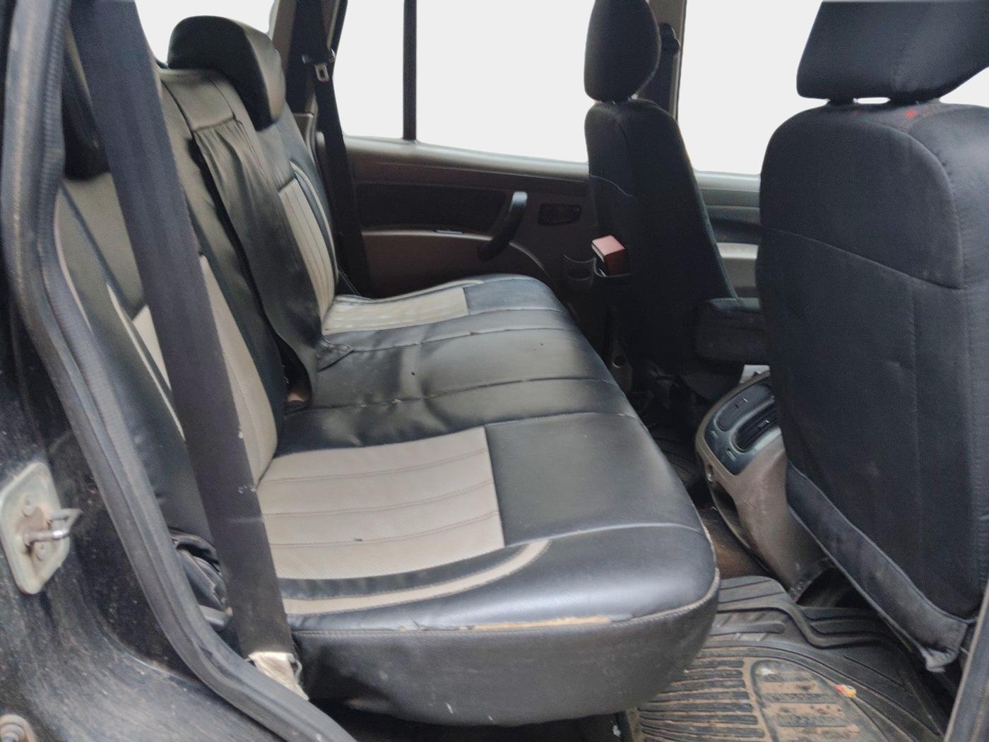2011 Mahindra Scorpio VLX 2WD BS-III, Diesel, Manual, 2,83,297 km, interior