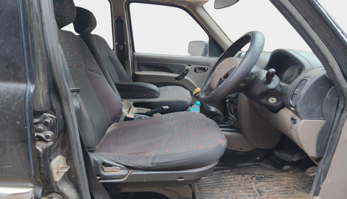 2011 Mahindra Scorpio VLX 2WD BS-III, Diesel, Manual, 2,83,297 km, interior