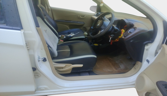 2013 Honda Amaze 1.5L I-DTEC S, Diesel, Manual, 1,14,428 km, interior