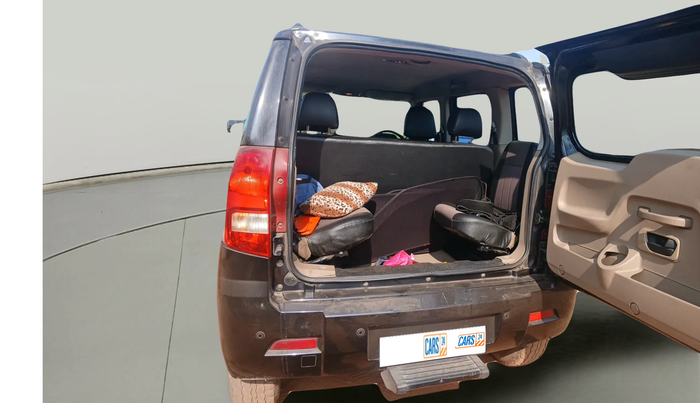 2016 Mahindra TUV300 T8 AMT, Diesel, Automatic, 92,443 km, exterior