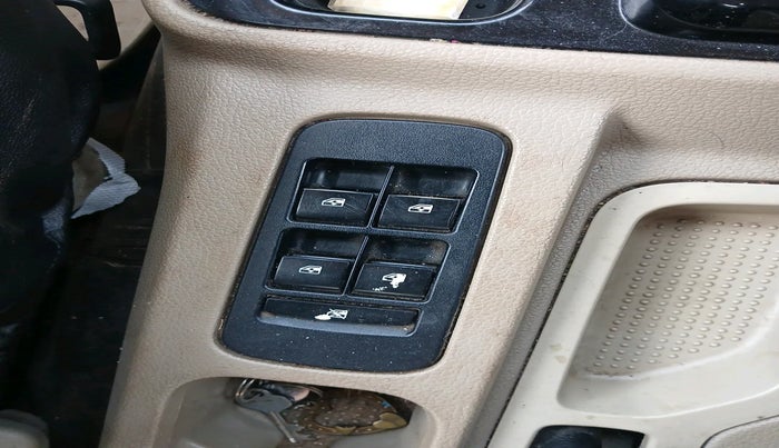 2016 Mahindra TUV300 T8 AMT, Diesel, Automatic, 92,443 km, interior