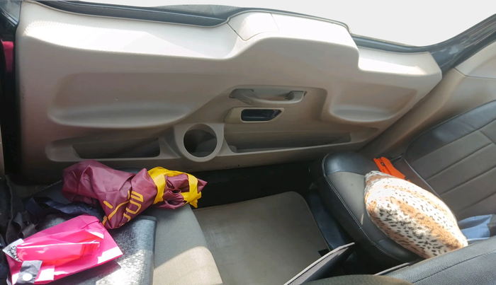 2016 Mahindra TUV300 T8 AMT, Diesel, Automatic, 92,443 km, interior