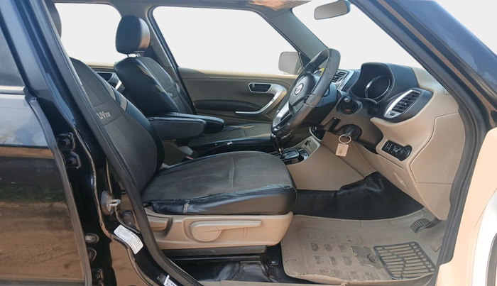 2016 Mahindra TUV300 T8 AMT, Diesel, Automatic, 92,443 km, interior