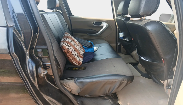 2016 Mahindra TUV300 T8 AMT, Diesel, Automatic, 92,443 km, interior