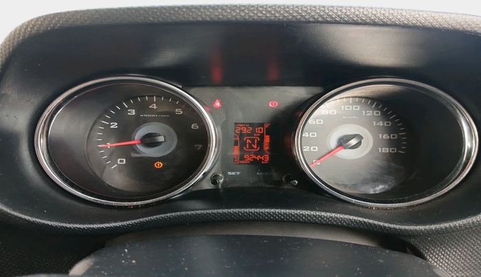 2016 Mahindra TUV300 T8 AMT, Diesel, Automatic, 92,443 km, interior