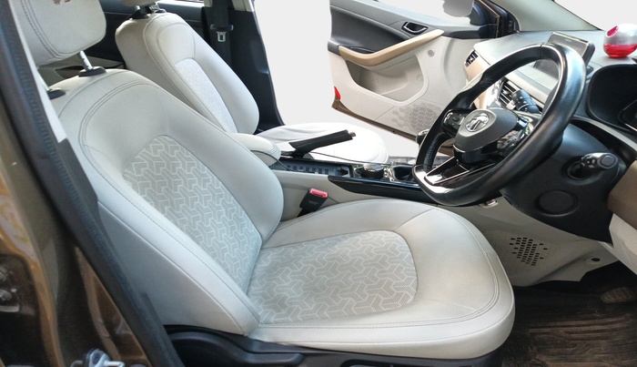 2022 Tata NEXON XZ PLUS (PREMIUM) PETROL JET, Petrol, Manual, 42,181 km, interior