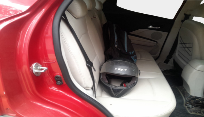 2021 Mahindra XUV300 W8 (O) 1.2 PETROL, Petrol, Manual, 51,677 km, interior