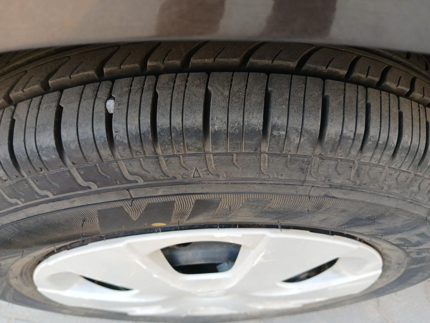 2011 Maruti Ritz VXI, Petrol, Manual, 59,648 km, tyre