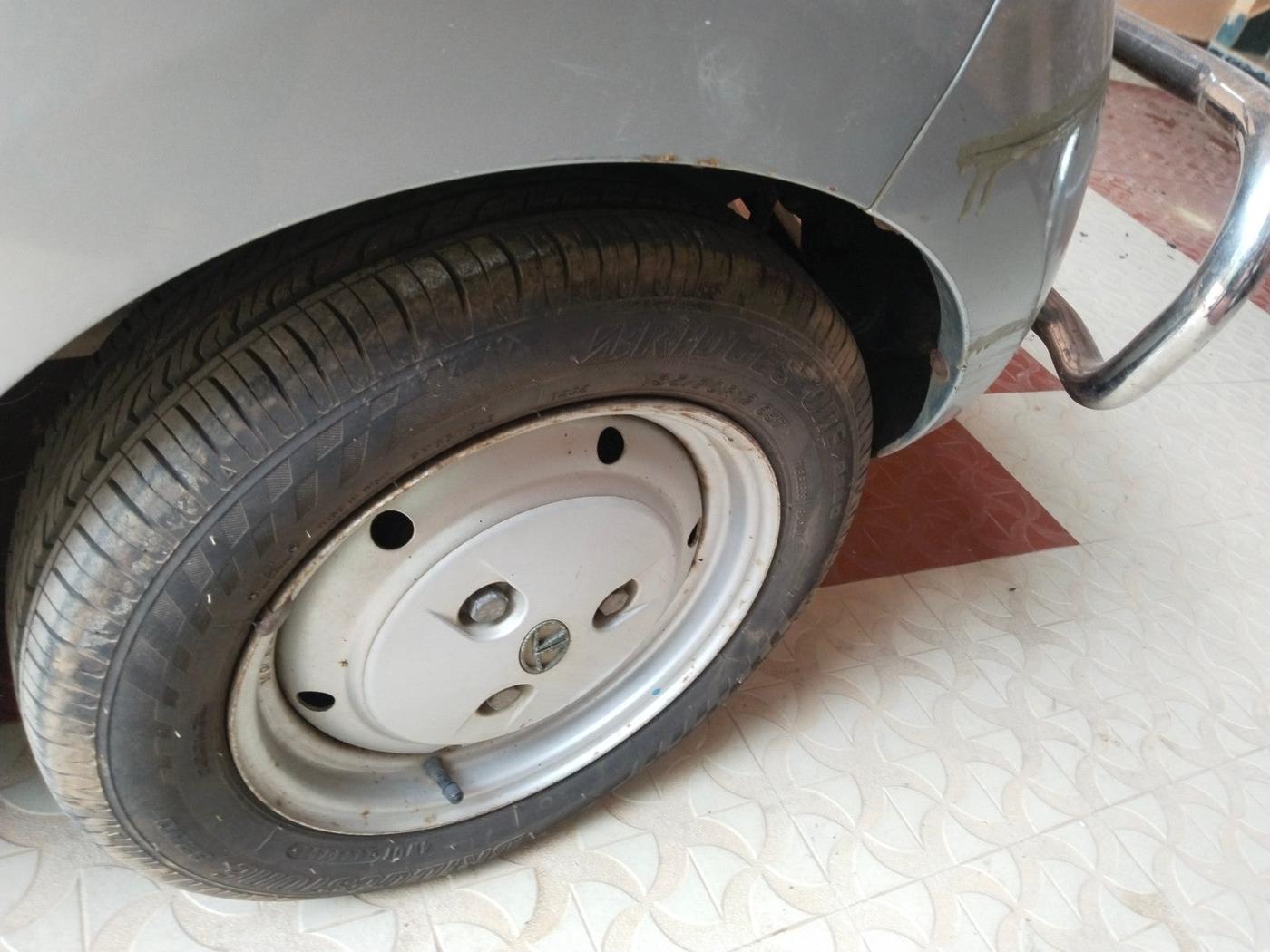 2010 Tata Nano LX, Petrol, Manual, 16,032 km, tyre
