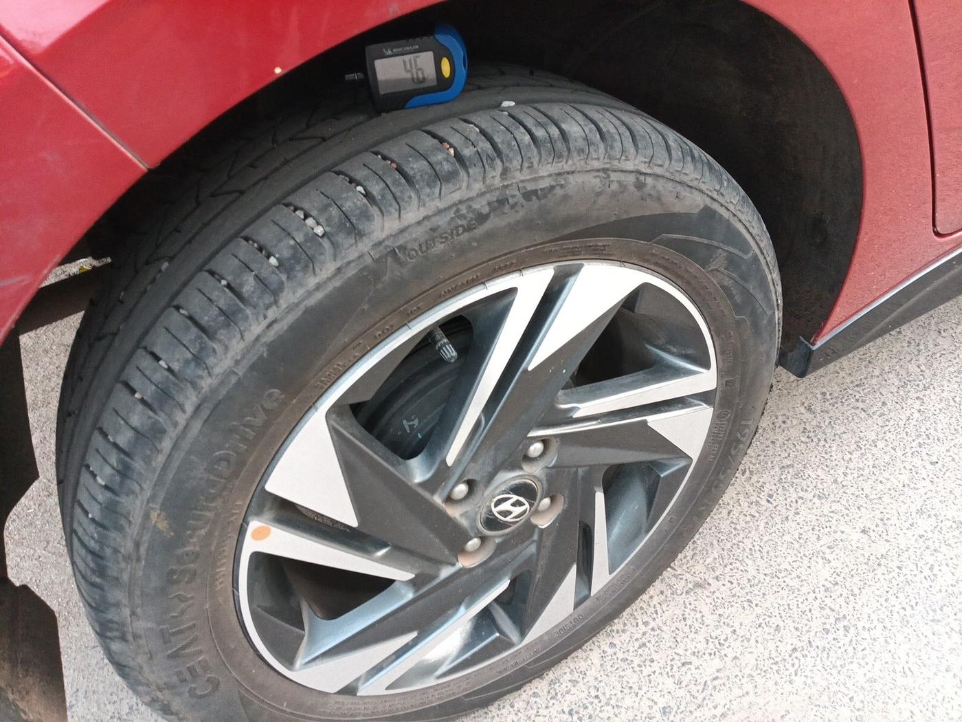 2022 Hyundai NEW I20 ASTA 1.2 MT, Petrol, Manual, 21,310 km, tyre