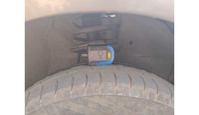 2012 Maruti Ritz VXI, Petrol, Manual, 2 km, tyre