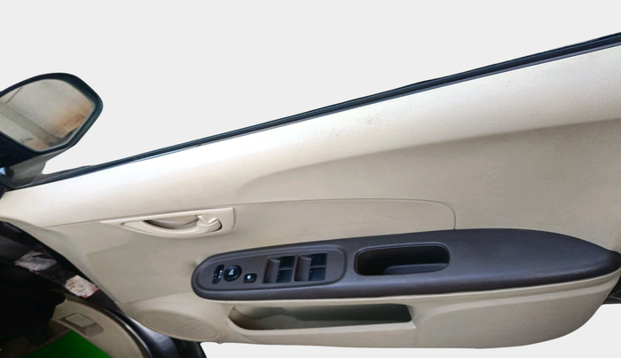 2013 Honda Amaze 1.2L I-VTEC S, Petrol, Manual, 1,85,971 km, interior