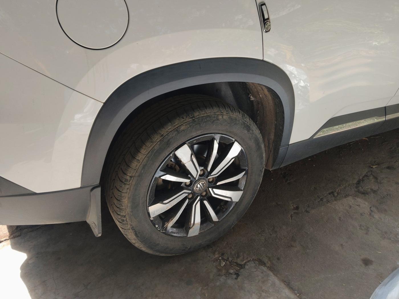 2020 MG HECTOR SHARP 1.5 DCT PETROL DUAL TONE, Petrol, Automatic, 45,333 km, tyre