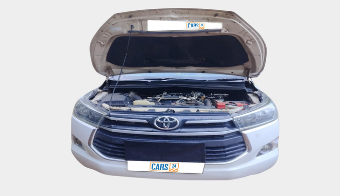2016 Toyota Innova Crysta 2.4 G 7 STR, Diesel, Manual, 95,006 km, exterior