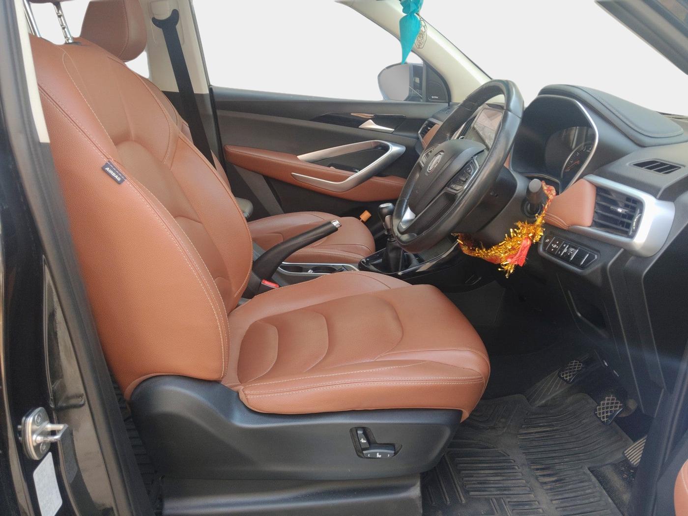 2022 MG HECTOR PLUS SELECT 2.0 DIESEL TURBO MT 7-STR, Diesel, Manual, 44,707 km, interior