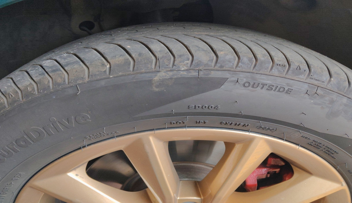 2015 Skoda Octavia ELEGANCE 1.8 TSI AT, Petrol, Automatic, 38,480 km, tyre