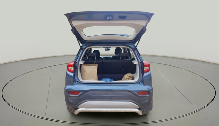 2022 Mahindra XUV300 W8 1.5 DIESEL, Diesel, Manual, 1,03,299 km, exterior
