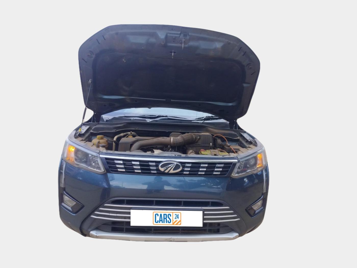2022 Mahindra XUV300 W8 1.5 DIESEL, Diesel, Manual, 1,03,299 km, exterior