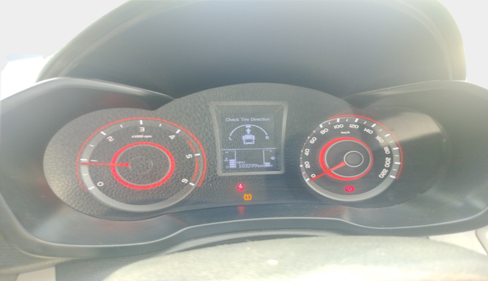 2022 Mahindra XUV300 W8 1.5 DIESEL, Diesel, Manual, 1,03,299 km, interior