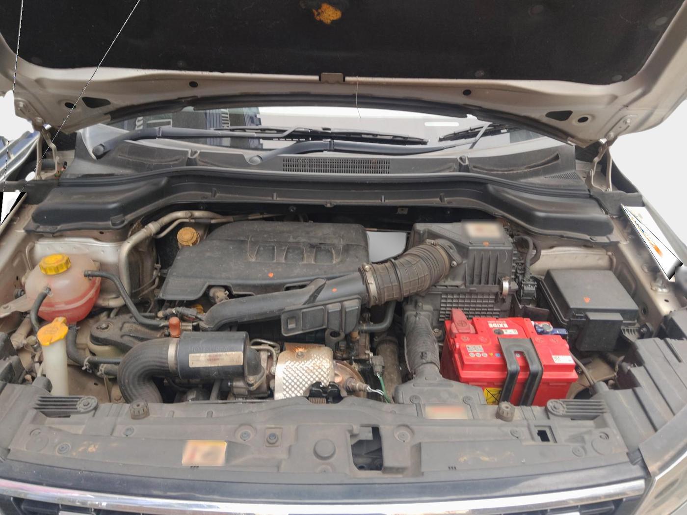 2021 Mahindra XUV300 W8 (O) 1.2 PETROL, Petrol, Manual, 60,283 km, exterior