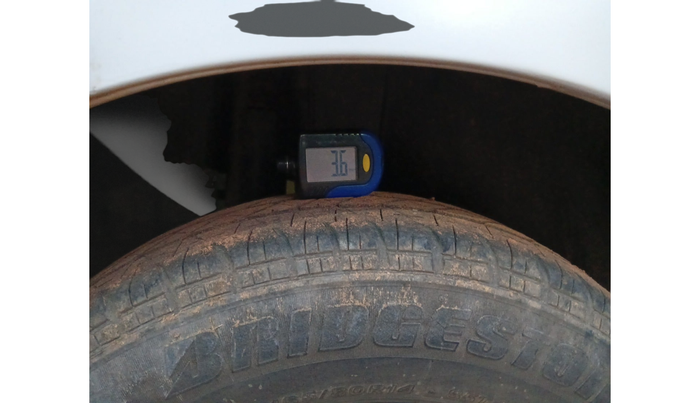 2016 Maruti Swift VXI, Petrol, Manual, 67,957 km, tyre