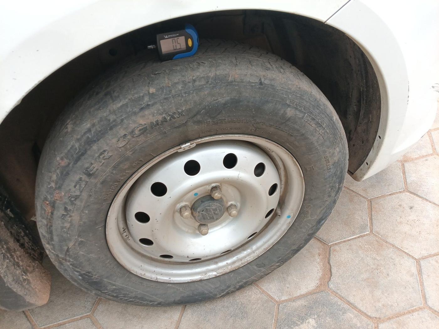 2022 Maruti Swift Dzire TOUR S-CNG (O), Petrol, Manual, 48,176 km, tyre