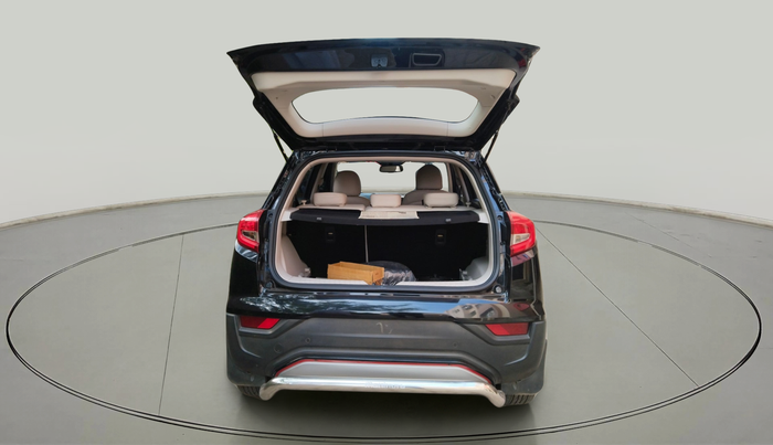 2024 Mahindra XUV300 W8 (O) 1.2 PETROL AMT, Petrol, Automatic, 22,104 km, exterior