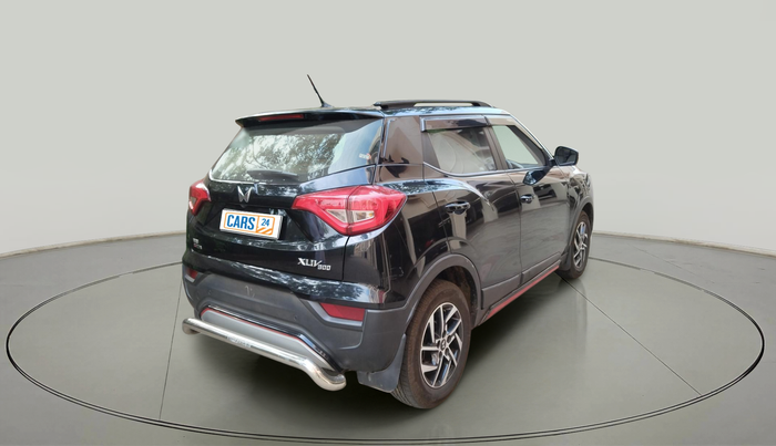 2024 Mahindra XUV300 W8 (O) 1.2 PETROL AMT, Petrol, Automatic, 22,104 km, exterior