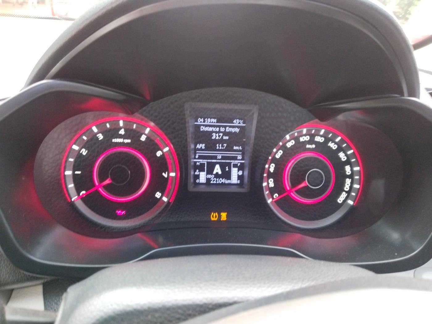 2024 Mahindra XUV300 W8 (O) 1.2 PETROL AMT, Petrol, Automatic, 22,104 km, interior